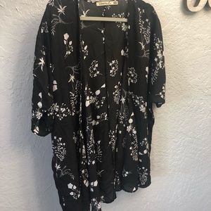 ‼️ 4/$20 SALE ‼️ Floral Kimono 2X